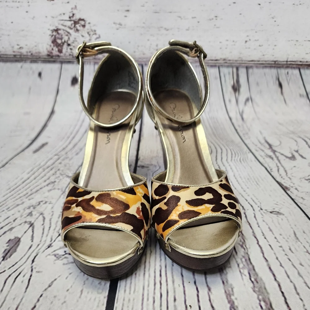 David Aaron Animal Print Wedge‎ Heels Sandals Size 7 1/2